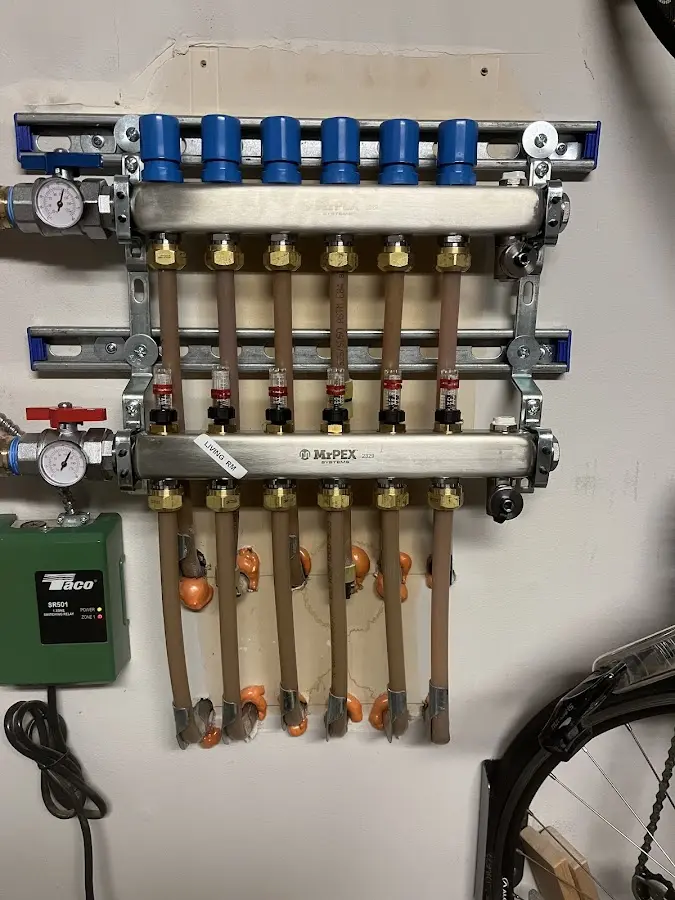 Plumber performing Leak Detection at a residential property in San Francisco